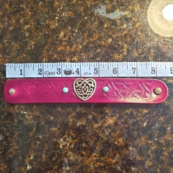 Purple Leather Cuff Bracelet With Cletic Metal Cabochon - Picture 5 of 5